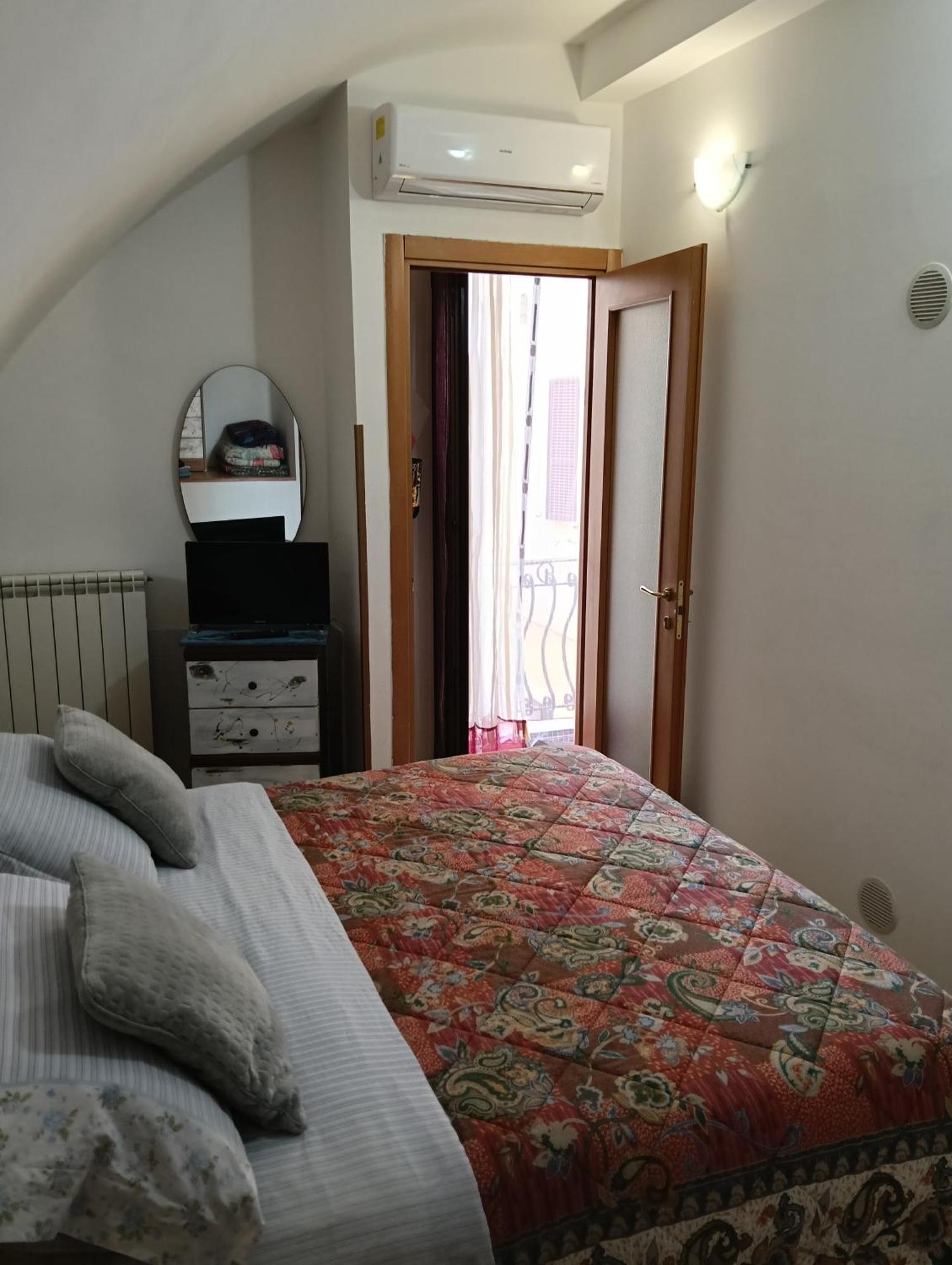 Little Art House Apartment Gaeta Exterior photo
